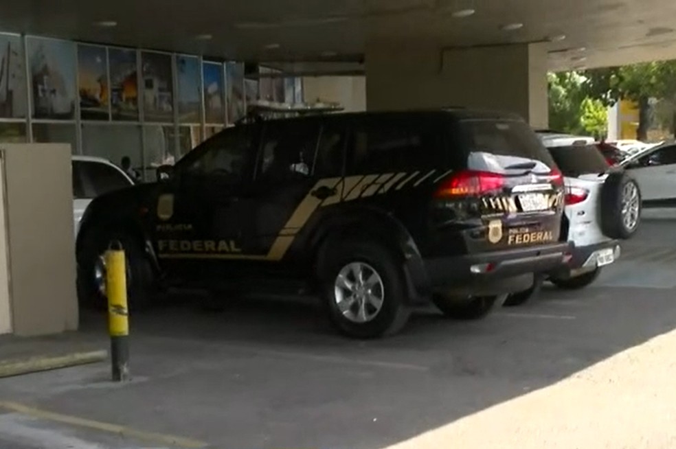 Polícia Federal deflagra operação contra fraudes em licitações e desvio de recursos da Saúde na BA