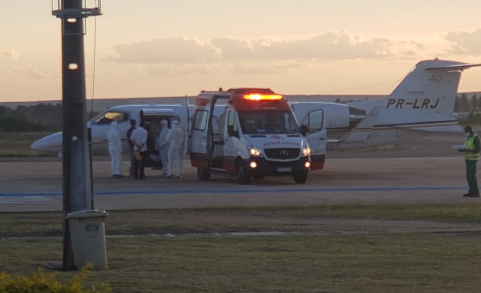 Prefeito Luiz de Deus é transferido em aeronave para São Paulo após rastreio positivo para Covid-19