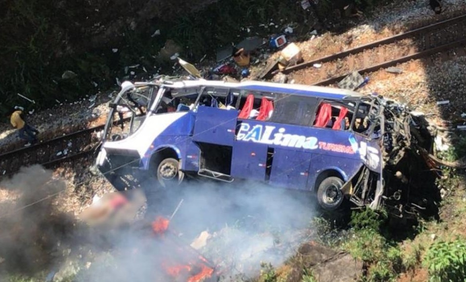 Prefeitura de Mata Grande, no interior de AL, decreta luto de 3 dias por mortos em tragédia com ônibus