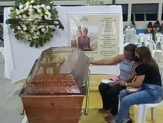 Corpos de moradores de Água Branca são velados no Ginásio de Esportes da cidade