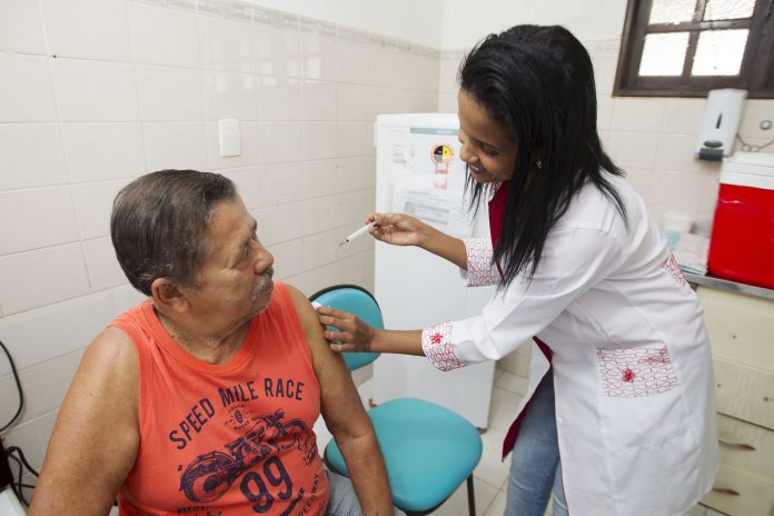 Bahia está preparada para vacinar 5,08 milhões de pessoas até maio, diz Sesab
