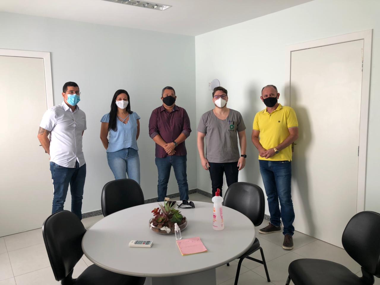 Bancada de oposição visita Policlínica para informações sobre atendimento e serviços ofertados na pandemia