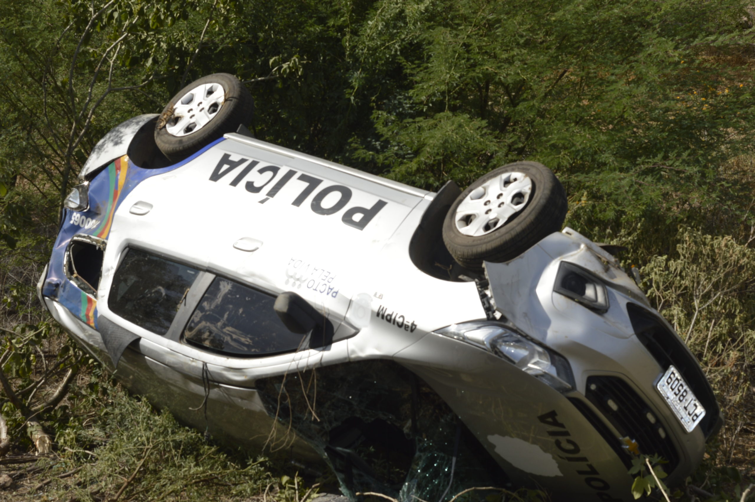 Jatobá-PE: viatura da PM capotou após troca de tiros em suposta tentativa de assalto a carro forte na BR-110