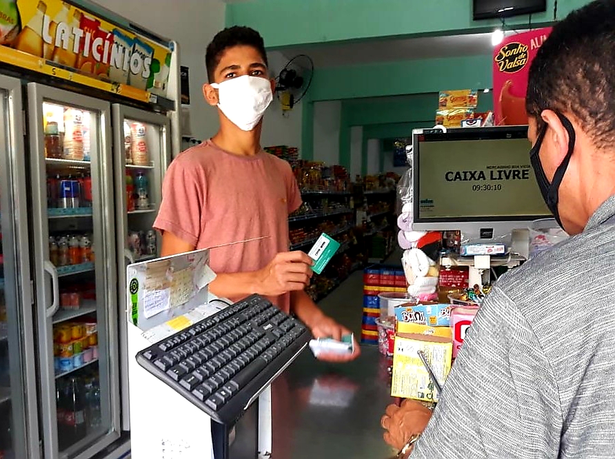 Governo da Bahia antecipa crédito do vale-alimentação estudantil