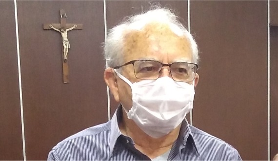 Luiz de Deus escancara grave crise no Hospital Nair, e admite: “A prefeitura não suporta mais!”