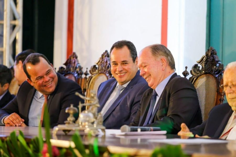 Rui ‘expulsa’ PDT e PL, amplia espaços de PP e PSB e dá secretaria ao Podemos em reforma