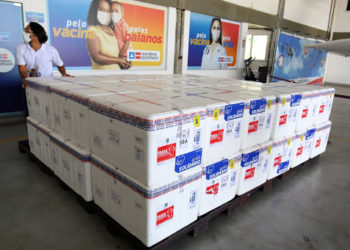 Bahia vai receber mais de 351 mil doses de vacinas contra Covid-19 na madrugada de quarta-feira (25)