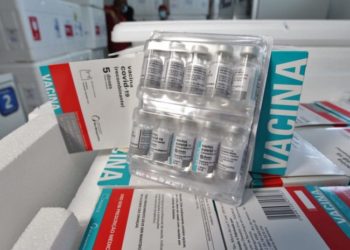 Bahia receberá nesta quinta (10) mais 227 mil doses de imunizantes da Astrazeneca/Oxford