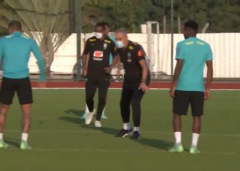 Com Tite no bobinho, Seleção treina antes da semifinal contra o Peru