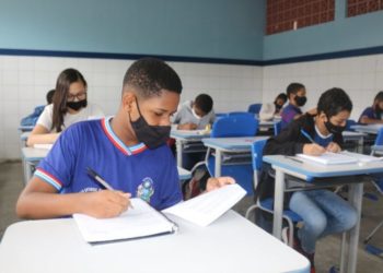 Bahia – Escolas estaduais iniciam aulas semipresenciais do Ensino Fundamental