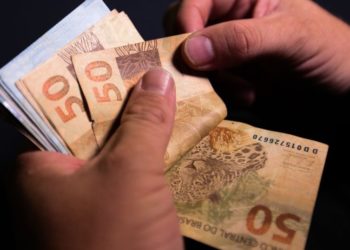 Orçamento de 2022 prevê salário mínimo de R$ 1.169