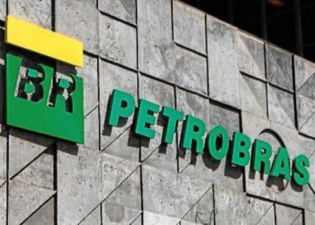 Petrobras anuncia mais um aumento no preço do litro do diesel
