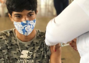 Paulo Afonso vacina nesta terça (21) adolescentes de 15 a 17 anos contra covid-19