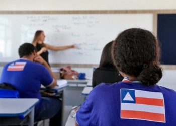 Governo da BA nomeia último grupo de aprovados em concurso para a rede estadual de ensino