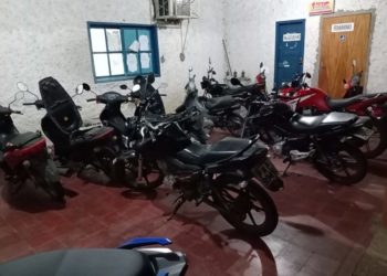 Paulo Afonso – PM realiza blitze e apreende diversas motos irregulares, e comandante diz: “não façam pedidos para liberação”