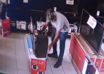 Morador de Paulo Afonso com passagens pela polícia é flagrado furtando televisor em loja de Delmiro Gouveia