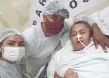 Sequelas da Covid-19 – Rosa está de alta, mas para deixar o HMPA precisa de oxigênio, cilindro e cama adaptada; família faz campanha