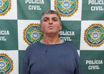 Homem mata vizinho após reclamação de galo que aprendeu a cantar ‘Bolsonaro’