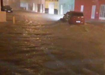 Quase 40 famílias são retiradas de casas em áreas de risco após fortes chuvas em Canindé de São Francisco