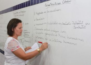Lei que autoriza rateio do Fundeb entre servidores da Educação de Alagoas é sancionada