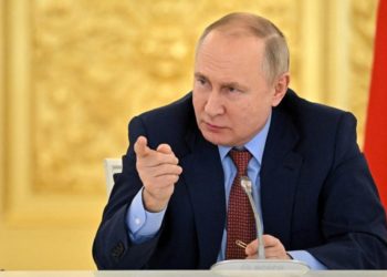 Putin põe equipes de armas nucleares em posição de alerta