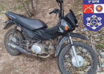 Com medo de prisão, bandidos abandonam moto com queixa de roubo na Barragem Leste