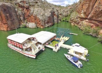 MARIA BONITA TURISMO: Passeio no Catamarã de Xingó em alto estilo
