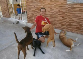 (CORRENTE DO BEM) Aniversário de John: quem sempre ajuda, também precisa de ajuda!