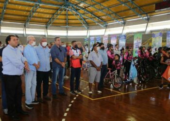 Calendário esportivo é lançado e Luiz de Deus libera R$ 800 mil para investimento no desporto