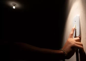 Aneel aprova redução média de 0,50% na conta de luz na Bahia