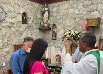 Evinha começa campanha pedindo bençãos “Que Deus nos conduza”, diz a candidata a deputada federal