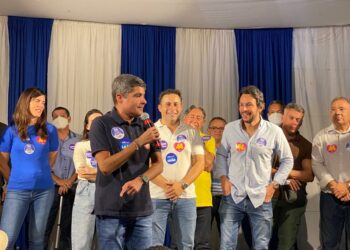 A pedido de Mário Júnior e Luiza, ACM Neto diz que vai fazer Hospital Regional em Paulo Afonso