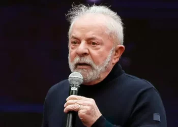 Lula confirma presença em debate na Band neste domingo (28/8); Bolsonaro ainda é dúvida