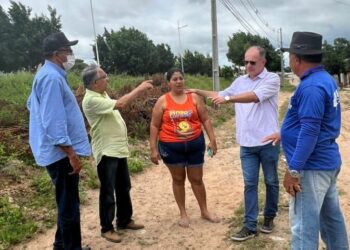 Após ter solicitação atendida, Gilmário Marinho visita obras de urbanização e pavimentação da Avenida Panorâmica no BTN