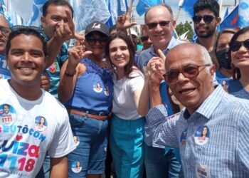 Campanha de Luiza de Deus realiza arrastão no centro de Paulo Afonso
