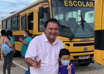 Projeto de Lei do Vereador Valmir Rocha torna obrigatório transporte escolar para alunos dos conjuntos habitacionais