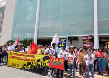 Governo da Bahia anuncia que professores vão receber pagamento de precatório do Fundef até final de setembro