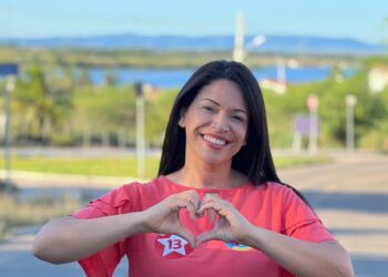 “É só vitória”, declara Evinha, após estouro de 8.764 mil votos nas urnas