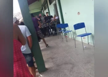 Aluno pega arma de CAC e dispara contra três estudantes em escola pública de Sobral, no Ceará
