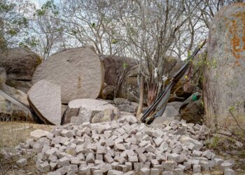 “Situação de iminente risco à vida”, diz MPT ao flagrar quebradores de pedra trabalhando irregularmente em fazenda na Malhada Grande