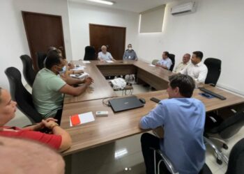 Prefeito de Glória, David Cavalcanti e o secretário Gilvan Lisboa, participaram de reunião na CODESVASF, em Juazeiro (BA)