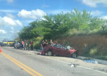 Cinco pessoas da mesma família morrem em acidente de carro na BR-116 em Salgueiro
