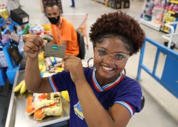 Nova parcela do programa Bolsa Presença será depositada no sábado para estudantes, anuncia governo da BA