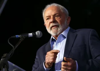 Lula determina revogação de 8 privatizações em andamento, incluindo a Petrobras