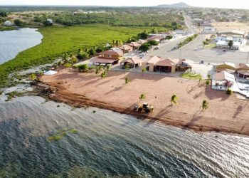 Principal cartão postal de Glória-BA, Balneário Canto das Águas é invadido por baronesas; Prefeitura realiza limpeza e coleta