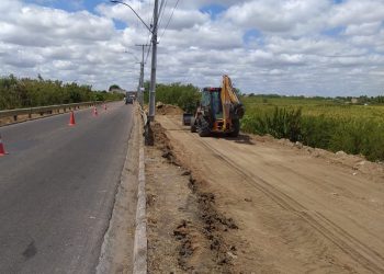 Começa a construção do passeio para pedestres e ciclistas na via que liga os Bairros Jardim Bahia e Moxotó