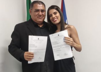 Estudando na mesma sala de aula, pai e filha se formam juntos no curso de Direito da UNEB de Paulo Afonso