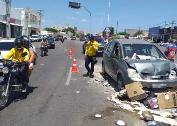 Idoso de 73 anos fica ferido ao ter carroça atingida por carro no centro de Paulo Afonso
