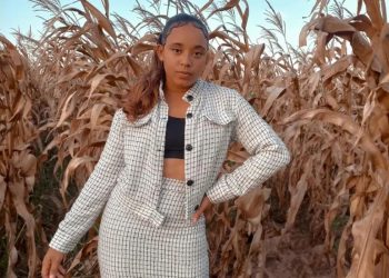 Com mais de 6 milhões de seguidores, baiana lucra com vídeos na internet