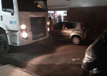 Agentes de limpeza alertam sobre empecilhos que dificultam a realização da coleta lixo